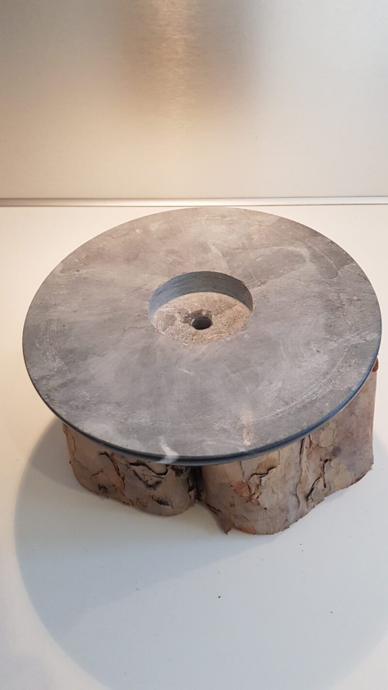 Voetstuk sokkel zwart marmer rond ribbel 23cm onderkant Sokkels - Voetstuk sokkel zwart marmer rond ribbel 23cm onderkant