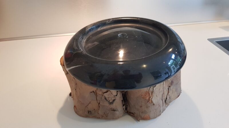 Voetstuk sokkel zwart marmer rond ribbel 23cm zijkant Sokkels - Voetstuk sokkel zwart marmer rond ribbel 23cm zijkant