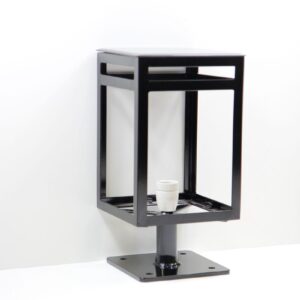 Stalen deuren, trapleuningen, meubels en lampen