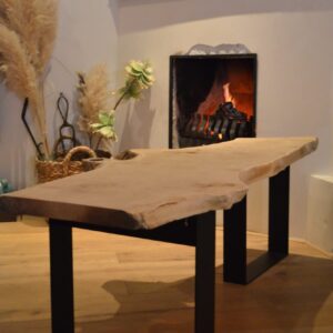 Boomstam bank tafel Mr Woodworm zwart stalen frame poedercoat blad en stalen frame