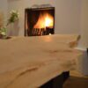 Boomstam bank tafel Mr Woodworm zwart stalen frame poedercoat houten blad close-up