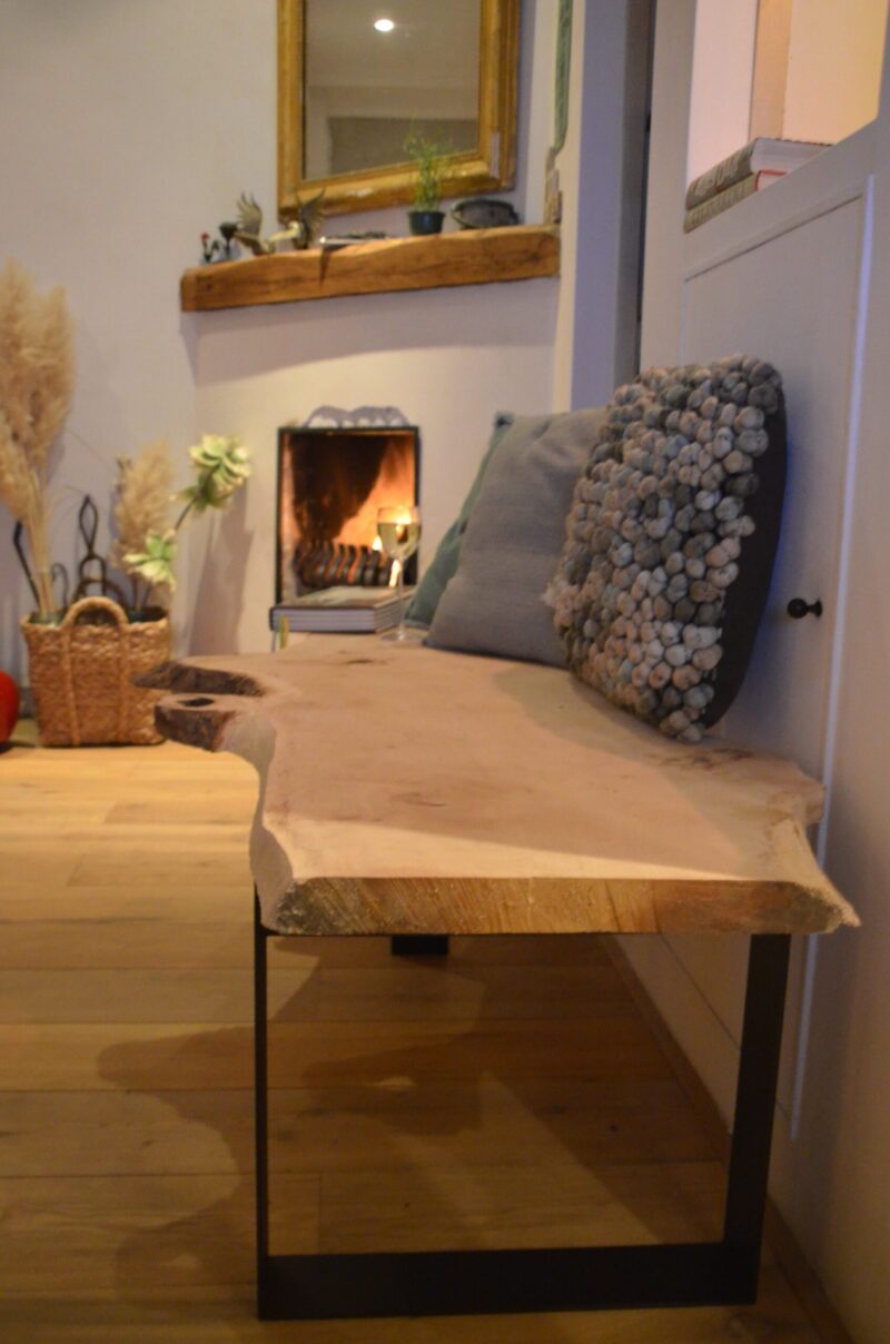 Boomstam bank tafel - Mr Woodworm zwart stalen frame poedercoat (7) Stalen meubels en lampen - Boomstam bank tafel Mr Woodworm zwart stalen frame poedercoat houten blad