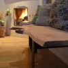 Boomstam bank tafel Mr Woodworm zwart stalen frame poedercoat houten blad bank close up dikte blad