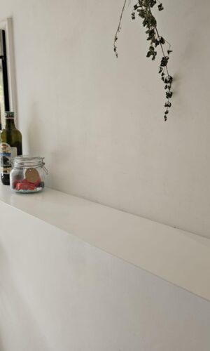 Metalen wandplank keuken